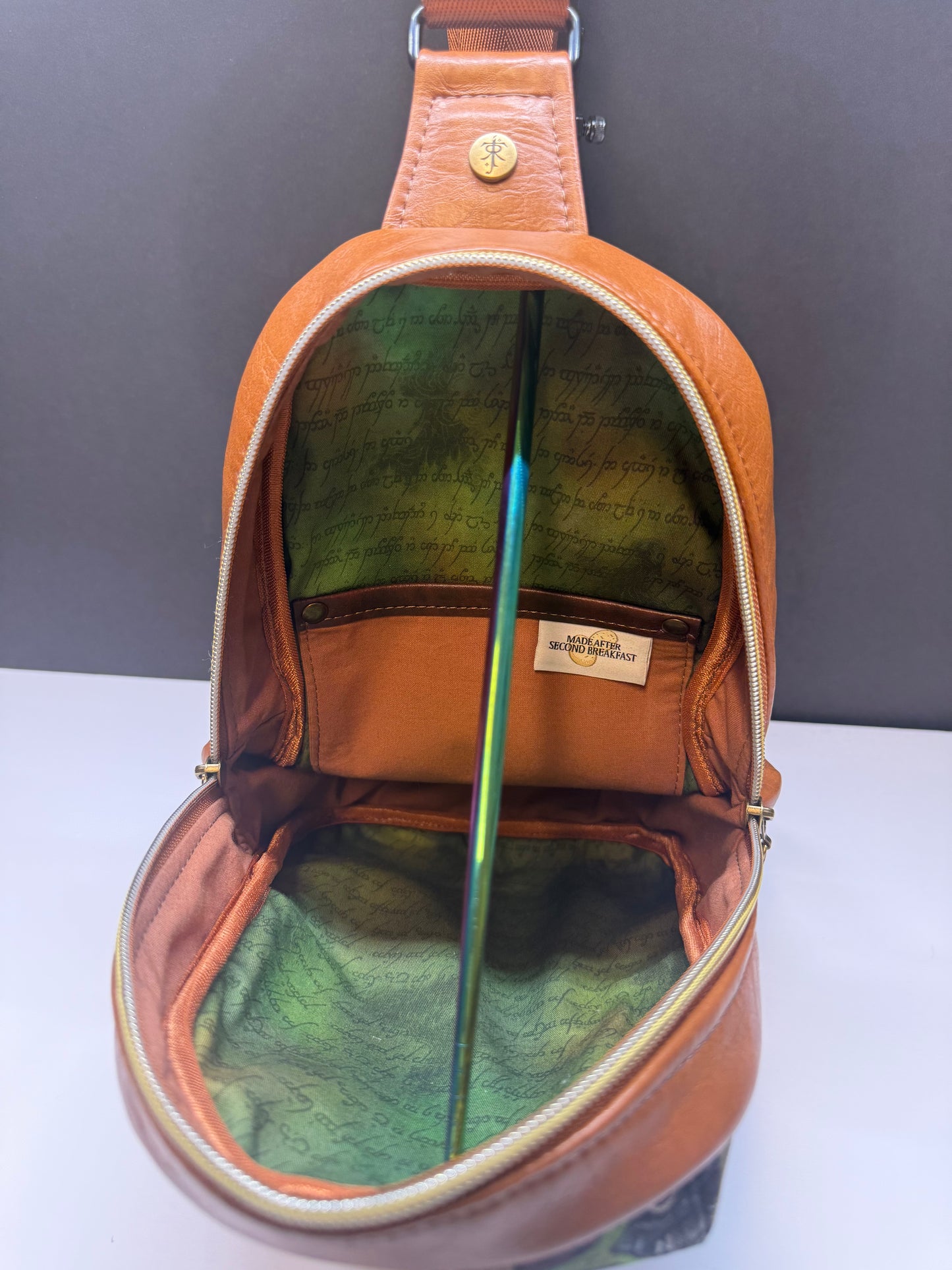 LoTR Park Badges Rosie Sling