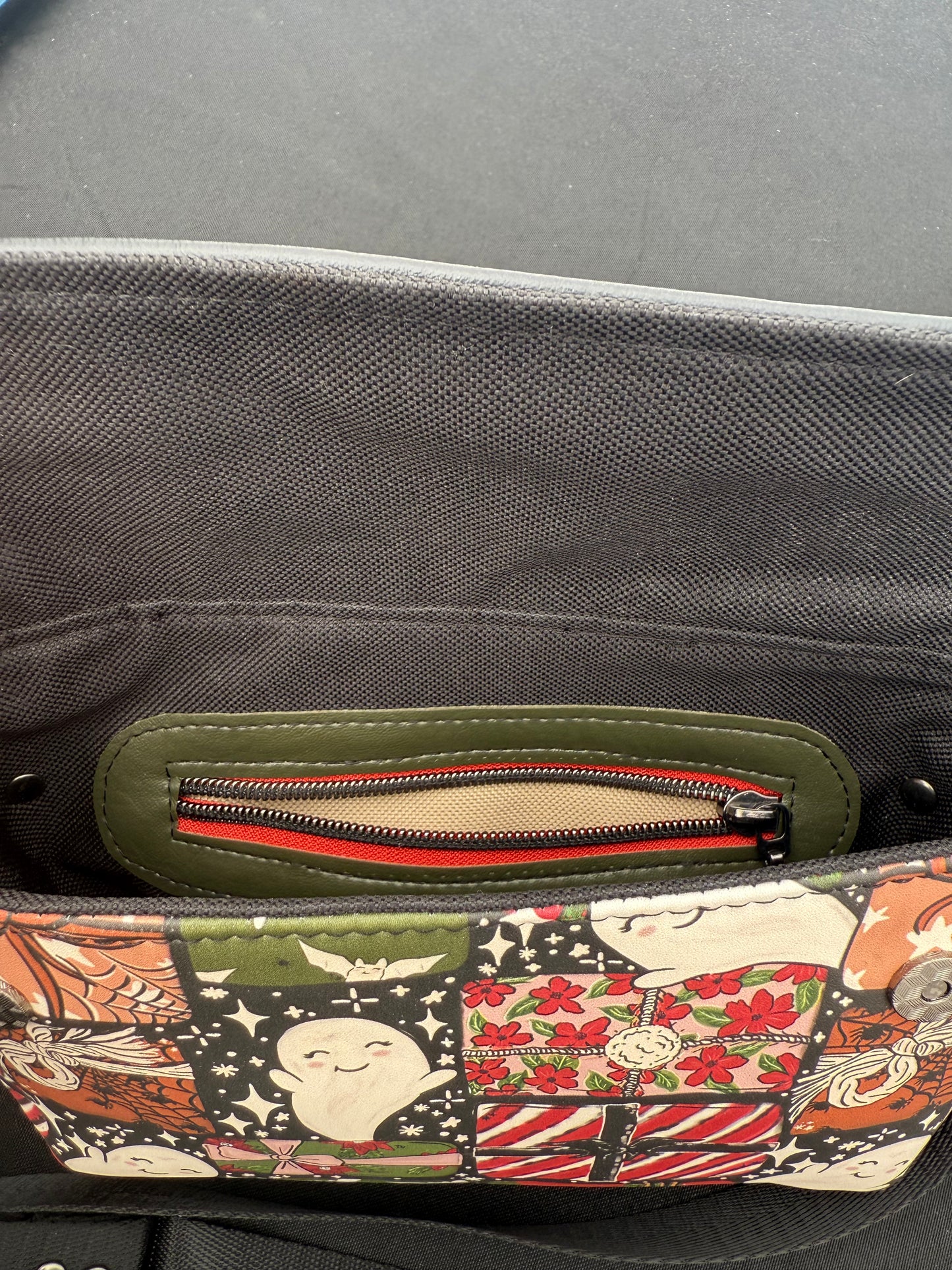 Holiday Spirits Crossbody