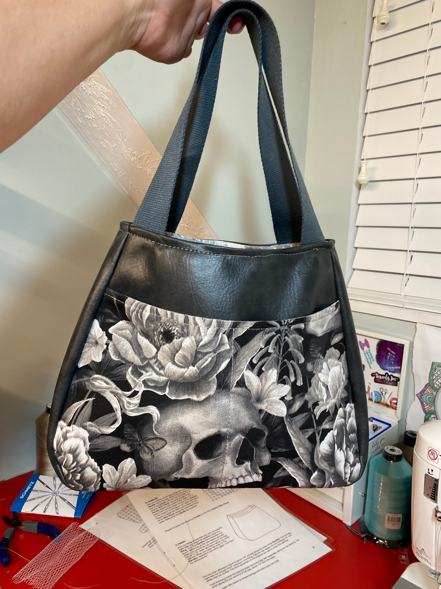 Grey Skull -Ethel Tote